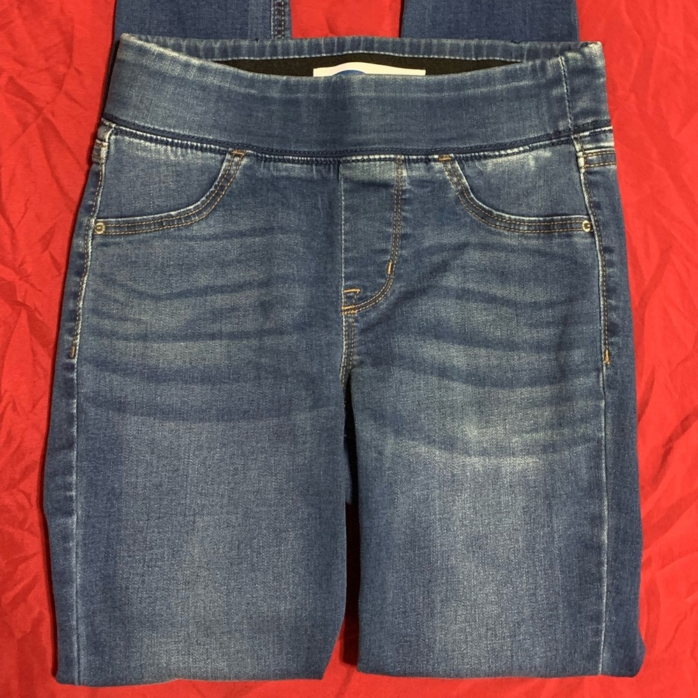 Old Navy Rockstar blue jeans jeggings.